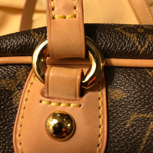 Authentic Louis Vuitton Montorgueil GM Bag in Monogram Canvas - Picture 13 of 16